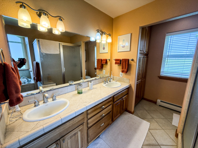 Peaceful Country Living 4 Miles from Lewistown – Post & Beam Home - image 32