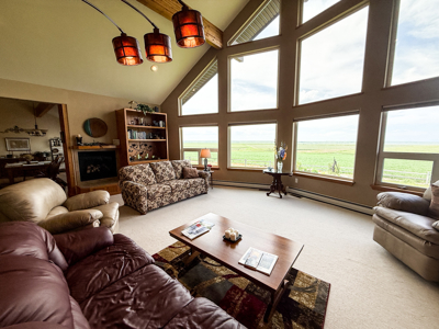 Peaceful Country Living 4 Miles from Lewistown – Post & Beam Home - image 14