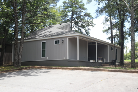 Weekend Retreat or Retirement Home Deluxe! - image 1