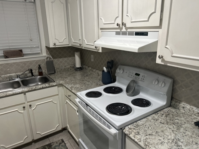 Weekend Retreat or Retirement Home Deluxe! - image 13