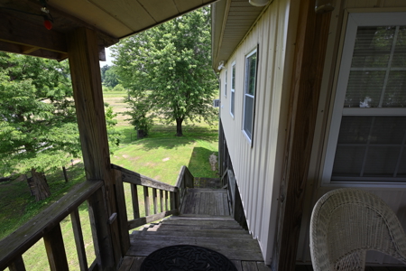 Cabin by Tennessee River Located in Lobelville Tn - image 23