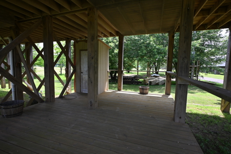 Cabin by Tennessee River Located in Lobelville Tn - image 22