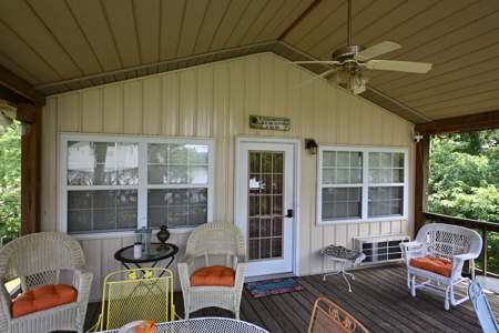 Cabin by Tennessee River Located in Lobelville Tn - image 17