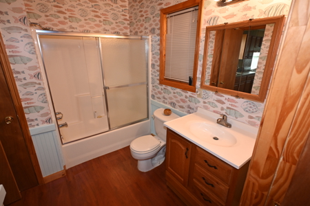 Cabin by Tennessee River Located in Lobelville Tn - image 34