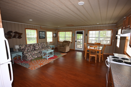 Cabin by Tennessee River Located in Lobelville Tn - image 30