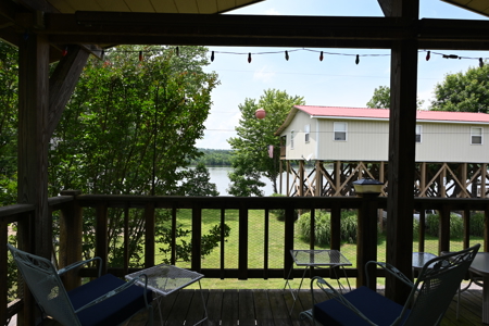 Cabin by Tennessee River Located in Lobelville Tn - image 24