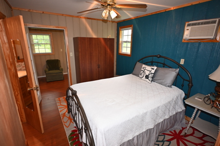 Cabin by Tennessee River Located in Lobelville Tn - image 31