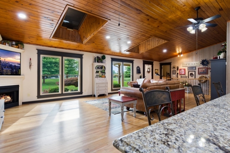 Online Only Absolute Auction 4 bed 3 bath Luxury Home - image 15