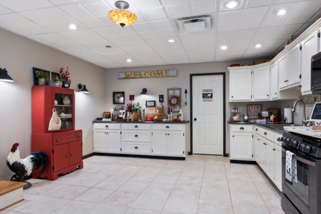 Online Only Absolute Auction 4 bed 3 bath Luxury Home - image 39