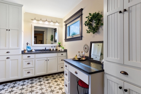 Online Only Absolute Auction 4 bed 3 bath Luxury Home - image 25