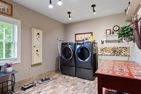 Online Only Absolute Auction 4 bed 3 bath Luxury Home - image 10