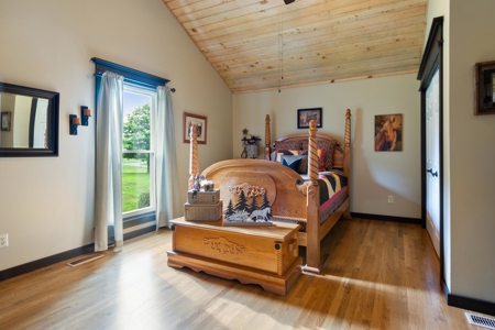 Online Only Absolute Auction 4 bed 3 bath Luxury Home - image 21