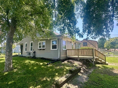 Home in the City of New London, WI For Sale - image 2