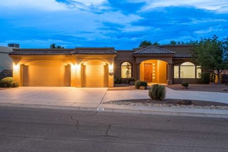 Custom-Built Home for Sale in Sonoma Ranch - Las Cruces, NM - image 1