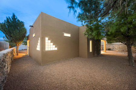 Custom-Built Home for Sale in Sonoma Ranch - Las Cruces, NM - image 45