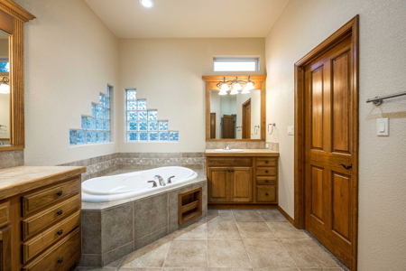 Custom-Built Home for Sale in Sonoma Ranch - Las Cruces, NM - image 24