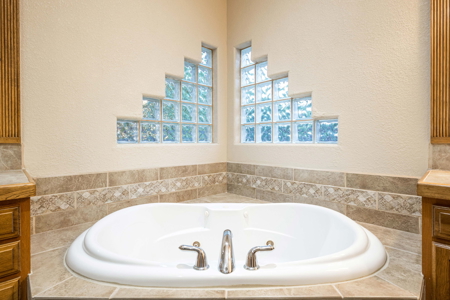 Custom-Built Home for Sale in Sonoma Ranch - Las Cruces, NM - image 26