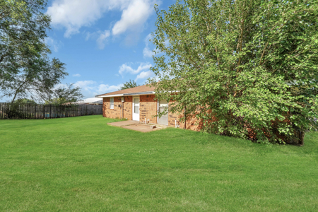Duplex For Sale In Sayre, Oklahoma - image 15