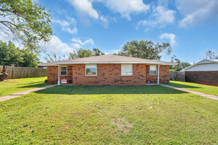 Duplex For Sale In Sayre, Oklahoma - image 19