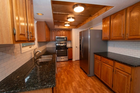 Beautiful Home for Sale in Eagle River, Alaska - image 3