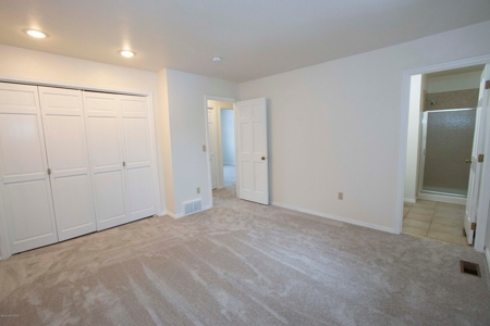 Beautiful Home for Sale in Eagle River, Alaska - image 14