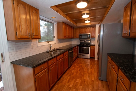 Beautiful Home for Sale in Eagle River, Alaska - image 6