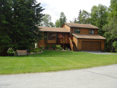 Beautiful Home for Sale in Eagle River, Alaska - image 1