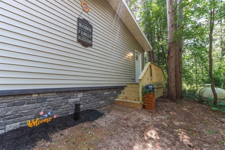 Country Home For Sale on McAllister Lake in Waupaca WI - image 9
