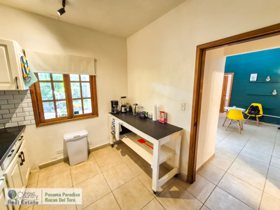 Turnkey Rental & Commercial Property in Bocas del Toro, Panama - image 3