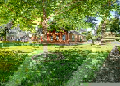Cozy County Home for Sale in Harlan, Iowa - image 5