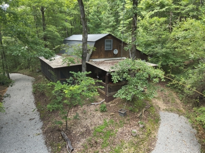 Cottage House on 10 Acres for Sale in Lobelville TN - image 2