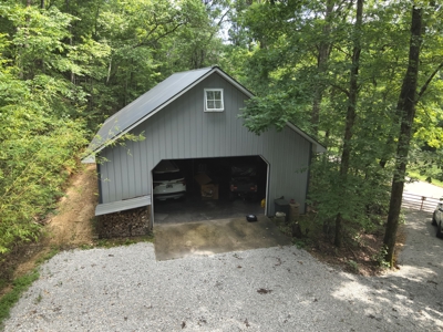 Cottage House on 10 Acres for Sale in Lobelville TN - image 10