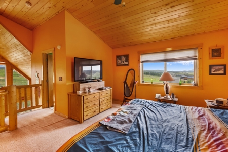 Charming Colorado Log Home with Views For Sale in Teller County - image 33