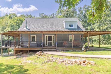 Country Home for Sale in Lewis County, Tennessee - image 2