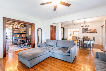 Beautiful Country Home for Sale in Harlan, Iowa - image 43