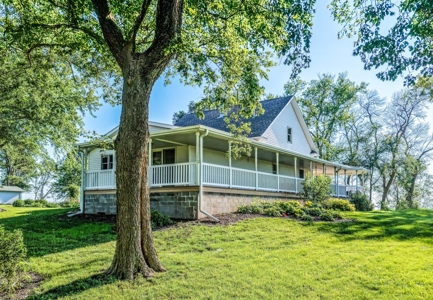 Beautiful Country Home for Sale in Harlan, Iowa - image 12