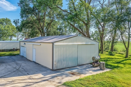 Beautiful Country Home for Sale in Harlan, Iowa - image 8