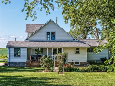 Beautiful Country Home for Sale in Harlan, Iowa - image 11