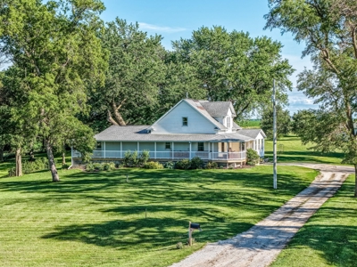 Beautiful Country Home for Sale in Harlan, Iowa - image 3