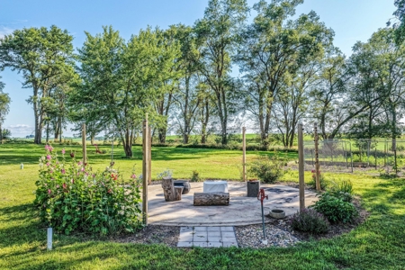Beautiful Country Home for Sale in Harlan, Iowa - image 7