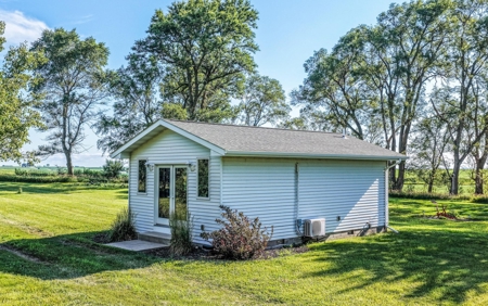 Beautiful Country Home for Sale in Harlan, Iowa - image 10