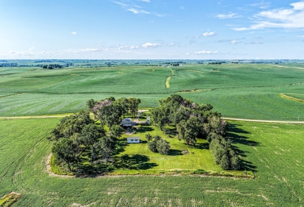 Beautiful Country Home for Sale in Harlan, Iowa - image 4