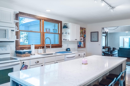 Beautiful Country Home for Sale in Harlan, Iowa - image 32