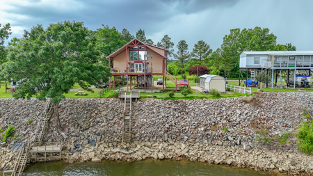 Tennessee Riverfront Home For Sale - image 2