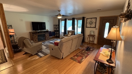 Move-in Ready Home in Albany, Missouri - image 13