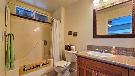 Turnkey 3BD Hawai‘i Home w/Ocean Views, Lanai, Garage & Vaulted C - image 1