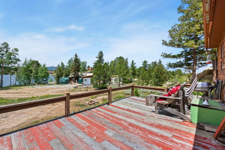 Cabin with Lake and Mountain Views - image 1
