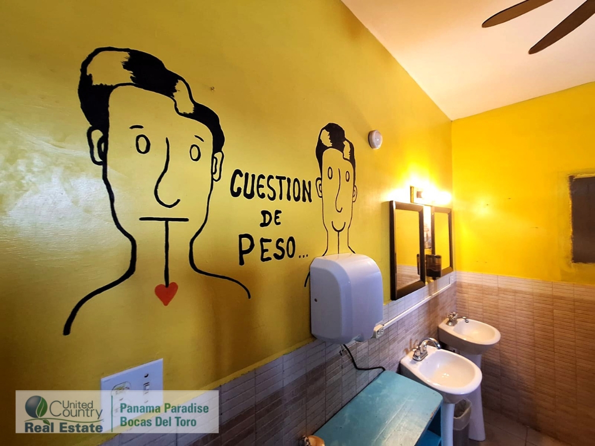 Income Hostel, 10 Rooms + Apartment — Bocas Town, Isla Colón - 17