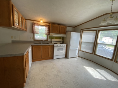 2 Bedroom Well-Kept Mobile Home For Sale in Sandstone MN - image 2