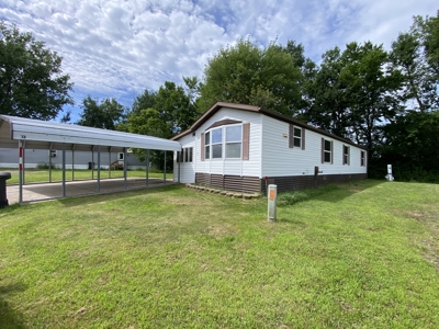 2 Bedroom Well-Kept Mobile Home For Sale in Sandstone MN - image 1
